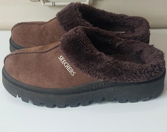 Sandalias Skechers VTG marrones de piel sintética con plataforma gruesa y peluda 9