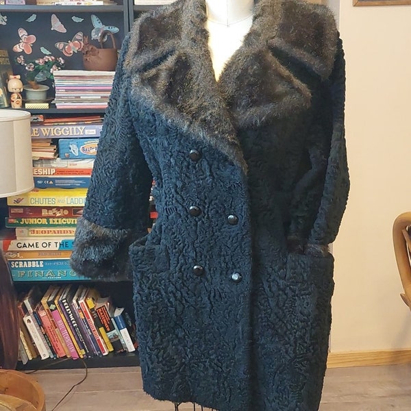 Vintage curly wool double breasted coat faux fur collar 60s