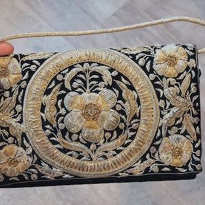 1940s Llewellyn hand made in France beaded floral evening bag at