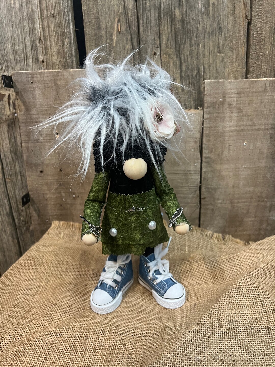 Hairstylist Gnome/beautician Gnome/salon Gnome/tiered Tray Decor