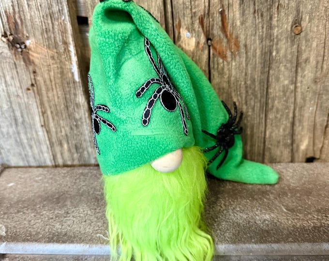 Spider Halloween Gnome: Rustic Tiered Tray Decor