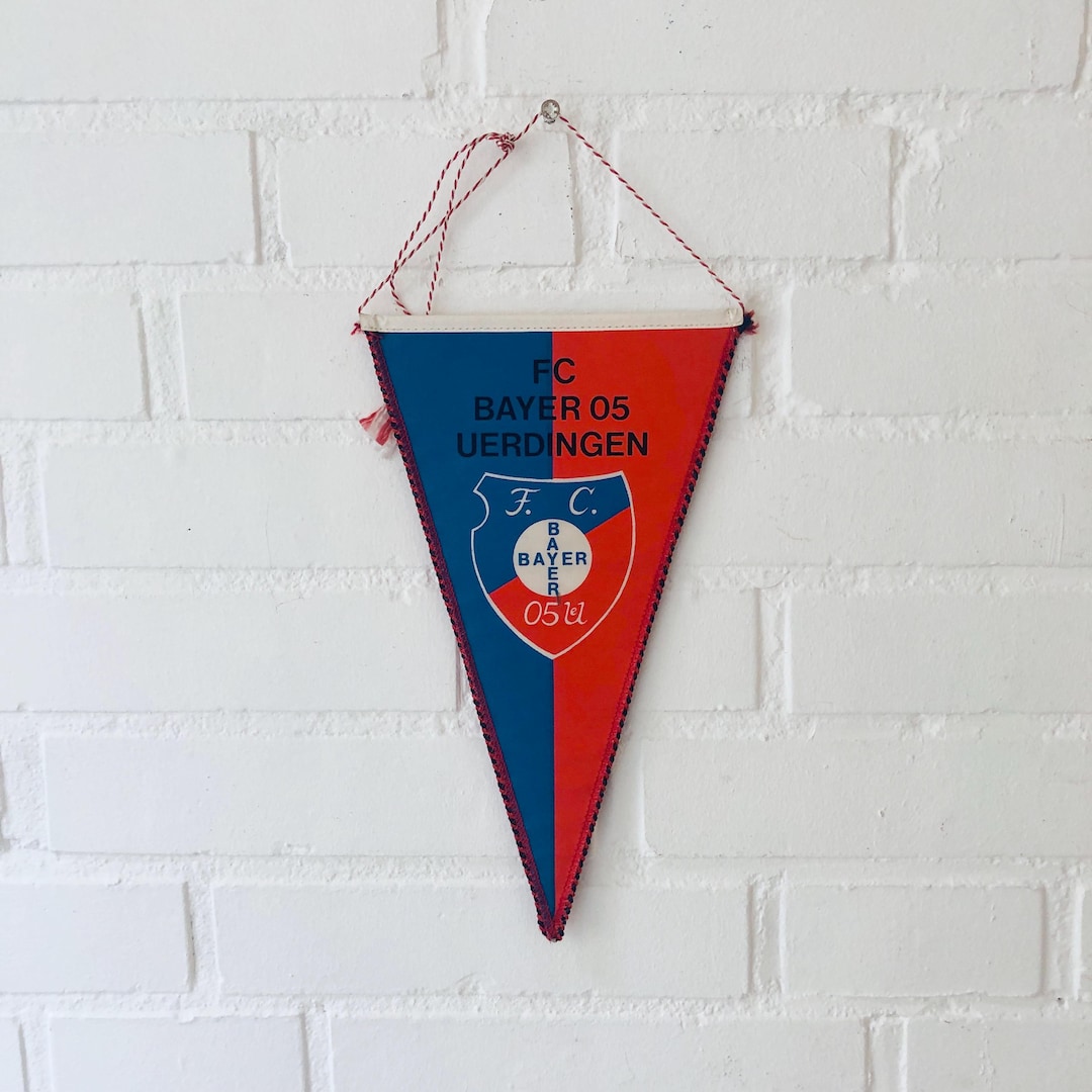 Ancien Fanion Bayer Uerdingen 05 Allemagne Vintage Drapeau