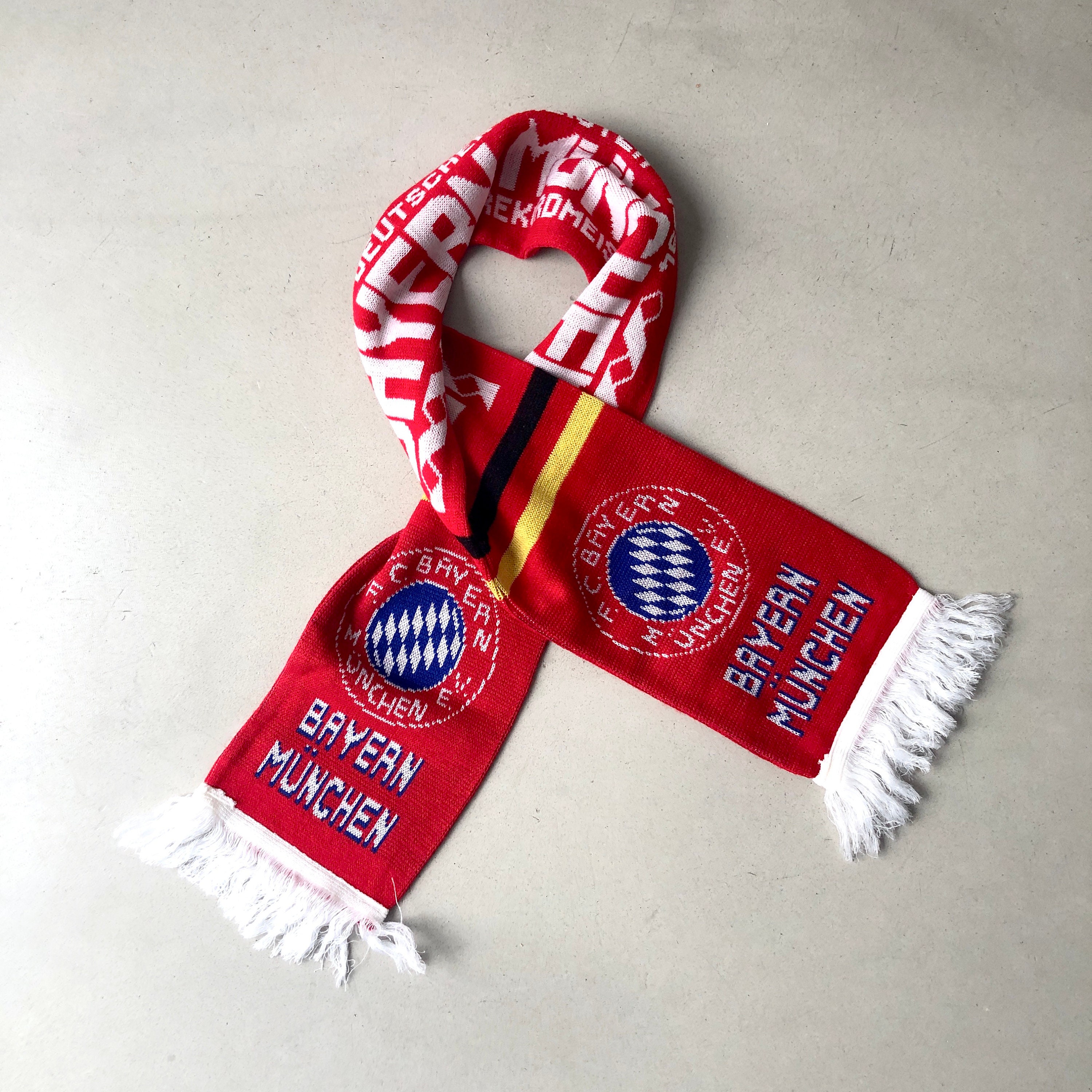 FC バイエルンミュンヘン サッカーマフラー レッド ホワイト スカーフ A03_4997_0060cce6-fa50-4278-