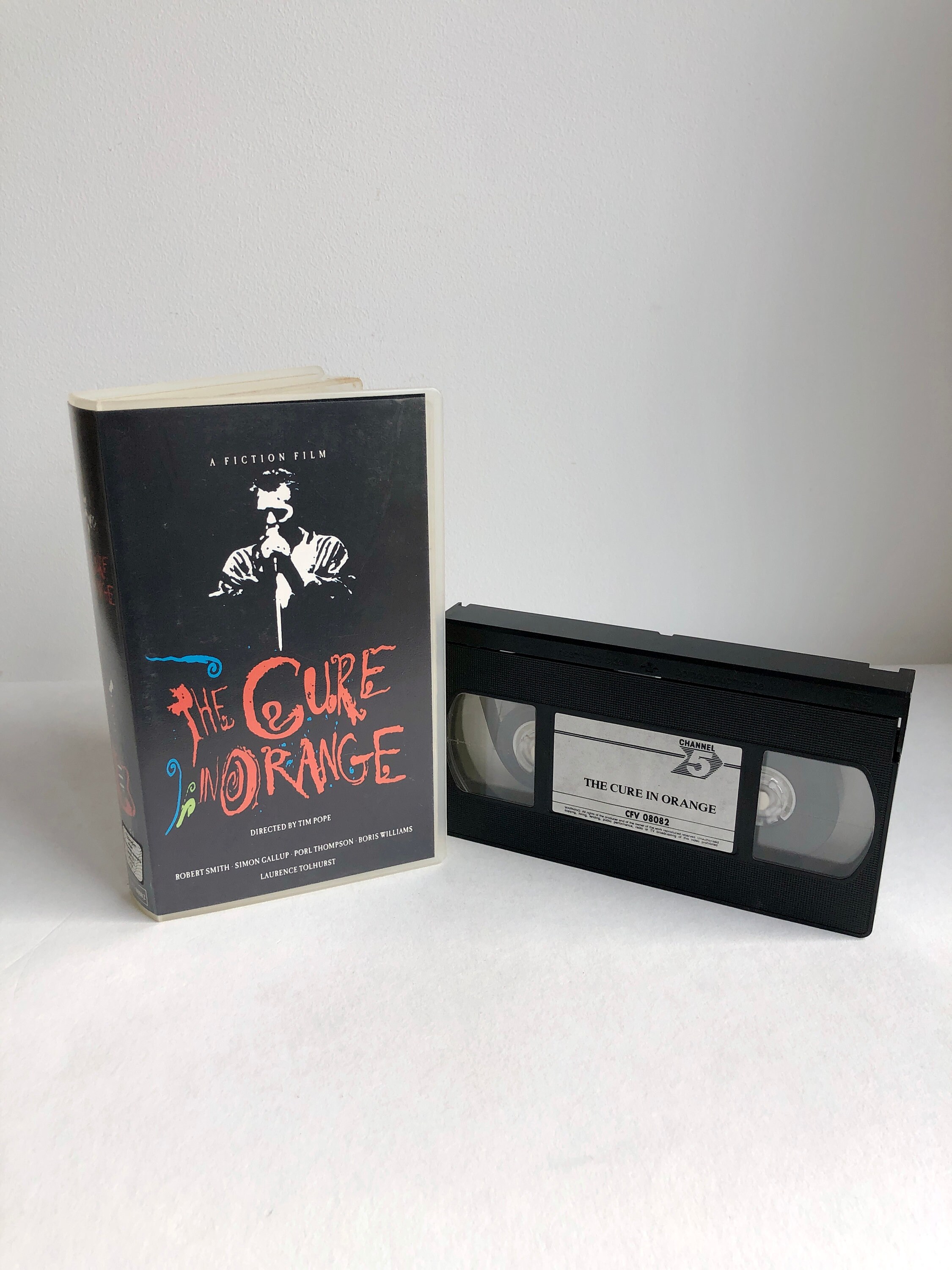 THE CURE ザ・キュアー　VHS 3本セット I'm rewatching all my old Cure VHS tapes. Which is your