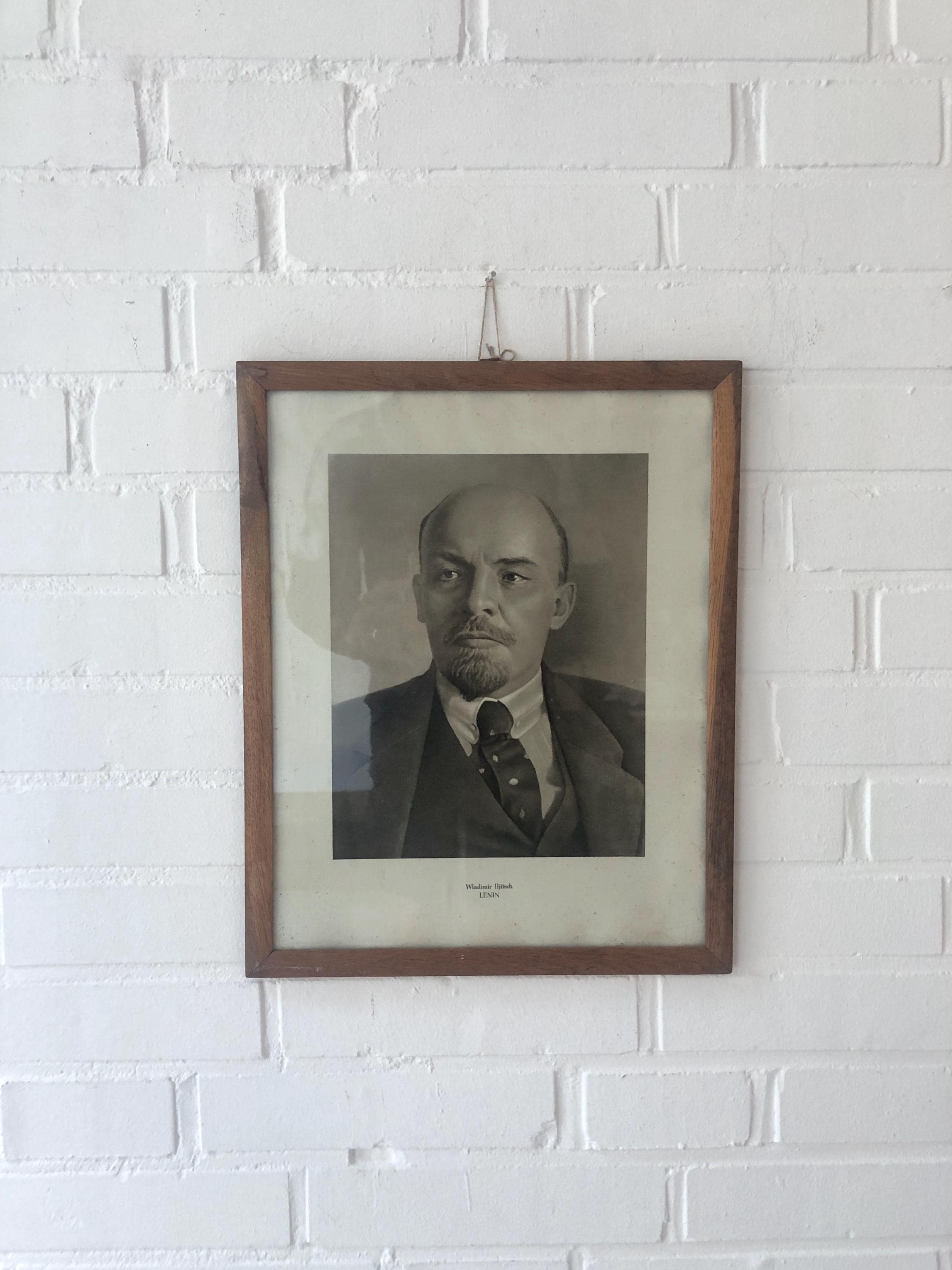 額装品/Apparition of Lenin/ダリ/ポスター Original Framed Portrait of Lenin, GDR, Old Picture of Lenin - Etsy