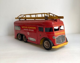 Tin fire brigade, Joustra metal toys, metal fire engine 60s, ladder truck France