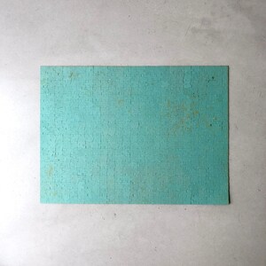 K&ouml;nnte beinhalten: Ein hellblaues Puzzle mit wei&szlig;em Hintergrund. Das Puzzle besteht aus kleinen, ineinandergreifenden Teilen.