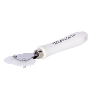 Rolling pasta cutter with double plastic blades: 1 smooth and 1 serrated | Made in Italy