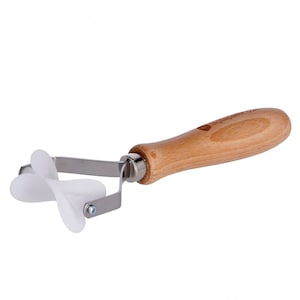 Tortelli making tool that cuts circles of pasta - 50 mm - perfect for handmade ravioli, mezzelune and tortelli | Made in Italy