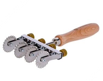 Adjustable pasta cutter with 4 stainless steel toothed wheels and wooden handle | Made in Italy