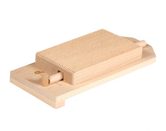 Practical small Gnocchi wooden board with base and stop, perfect also for rolling Garganelli pasta | Made in Italy