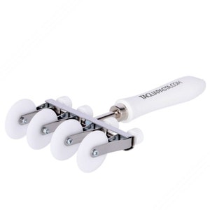 Adjustable pasta cutter with 4 smooth plastic wheels | Made in Italy