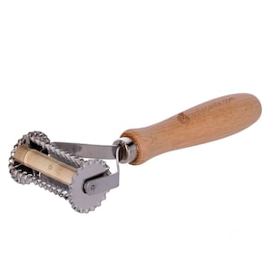 Pasta Cutter with steel toothed blades for making Farfalle pasta - 56mm | Made in Italy