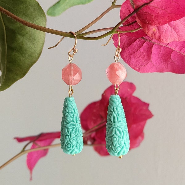 Turquoise carved coral beads with faceted glass dangle earrings. Hypoallergenic nickel-free hooks. Handmade in Barcelona. Colorful earrings