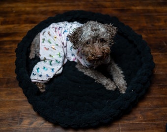 Round Chunky Knitted Dog/Cat Bed
