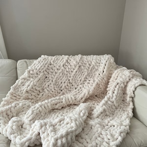 Chunky knitted blanket basket weave