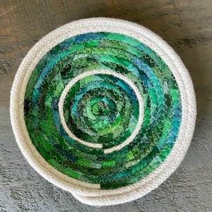 Miniature Jungle Batik Bowls/Coiled Rope Baskets/Tropical Decor image 3