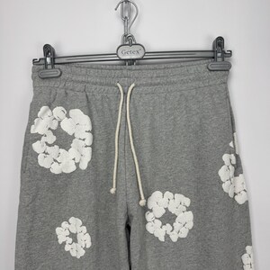 Herrkläder Denim Tears Träningsbyxor Grå Blommig Storlek L Tillverkad i USA Sällsynt bild 2
