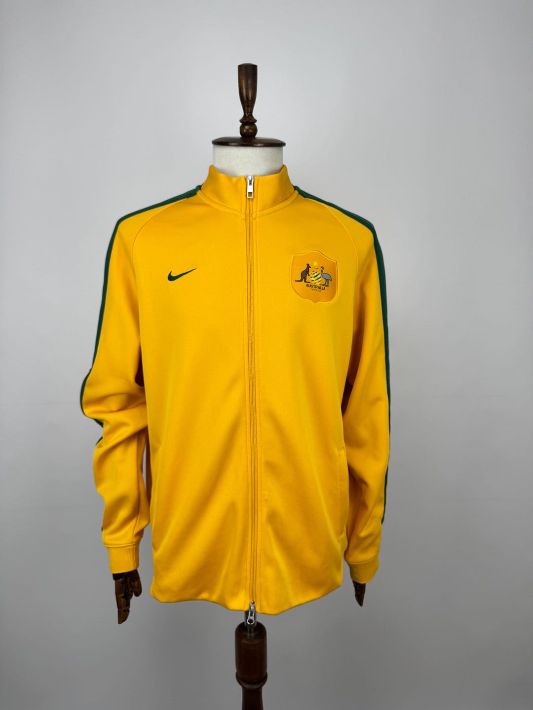 NIKE トラックジャケット　L サイズ　サッカー　オーストラリア代表 Nike Australia Socceroos Track Jacket Yellow Full Zip Football