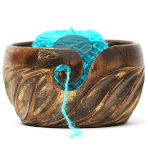 Large Handmade Wooden Yarn Bowl for Knitting and Crocheting, Customized Yarn Holder Gifts for knitters or Mother's Day