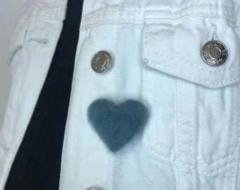 Felted heart badge - grey-blue
