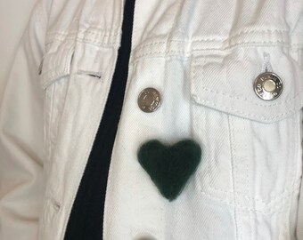 Felted heart badge - deep green