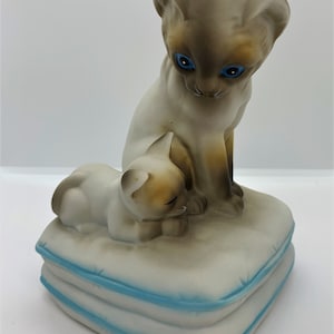 Vintage Mann Music Box Siamese Cat Kitten on Pillow Ceramic