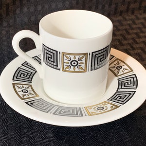 WEDGWOOD Asia Black R4288 Tasse à café et soucoupe Bond Shape