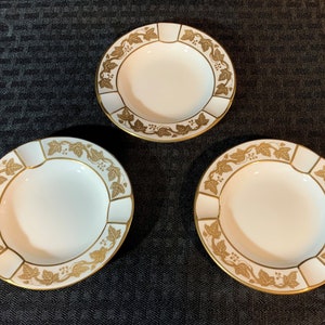WEDGWOOD Whitehall White Rim Gold Grape Vine Small Ashtray Set of 3