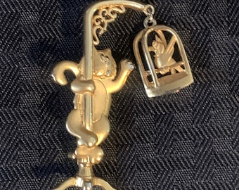 Vintage JJ Jonette Gold Tone Cat and Caged Bird Parrot Brooch Pin Signed