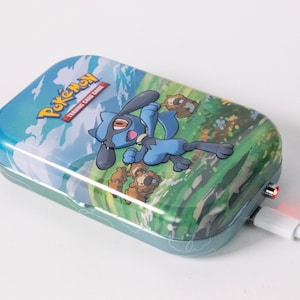 9300mAh Riolu Tin Power Bank / Power Bank, Cargador de teléfono, Regalos para niños, Energía de respaldo, 33 vatios hora, regalo de viaje, Pokemon, Sinnoh