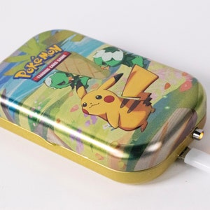 9300mAh Pikachu Tin Power Bank / Power Bank, Cargador de teléfono, Regalos para niños, Energía de respaldo, 33 vatios hora, regalo de viaje, Pokemon, Paldea