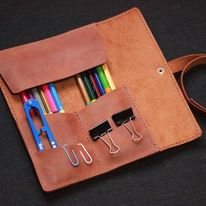 Künstler Rolle, Leder-Bleistift-Etui - personalisierte Geschenke für Künstler, Stift Fall Rolle, Bleistiftrolle, Leder Farbe Pinsel Rolle, Geschenk-Ideen für Künstler