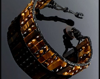 Handmade Tiger&#39;s Eye Gemstone Bracelet: Unique Button Closure Design