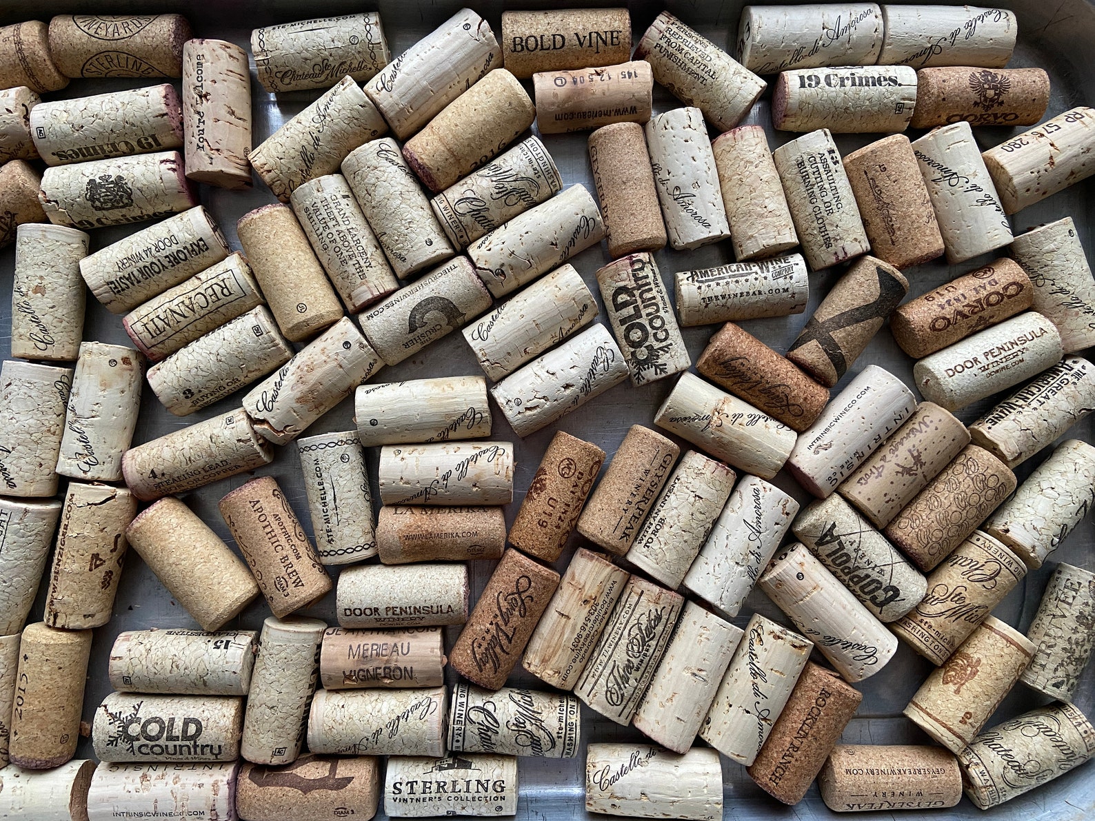 Wine Corks, Assorted Red and White Wine Corks, Natural or Silicone Corks for Crafting, Corks