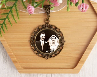 Memorial Bridal Bouquet Charm for loved one,  Round Wedding Memorial Keepsake, Flower Bouquet Photo Charm, Shop Canada