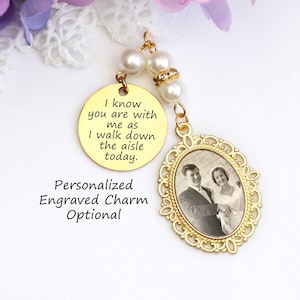 Charme de bouquet de mariée commémoratif, souvenir de mariage ovale, breloque photo bouquet de fleurs, souvenir gravé à la main