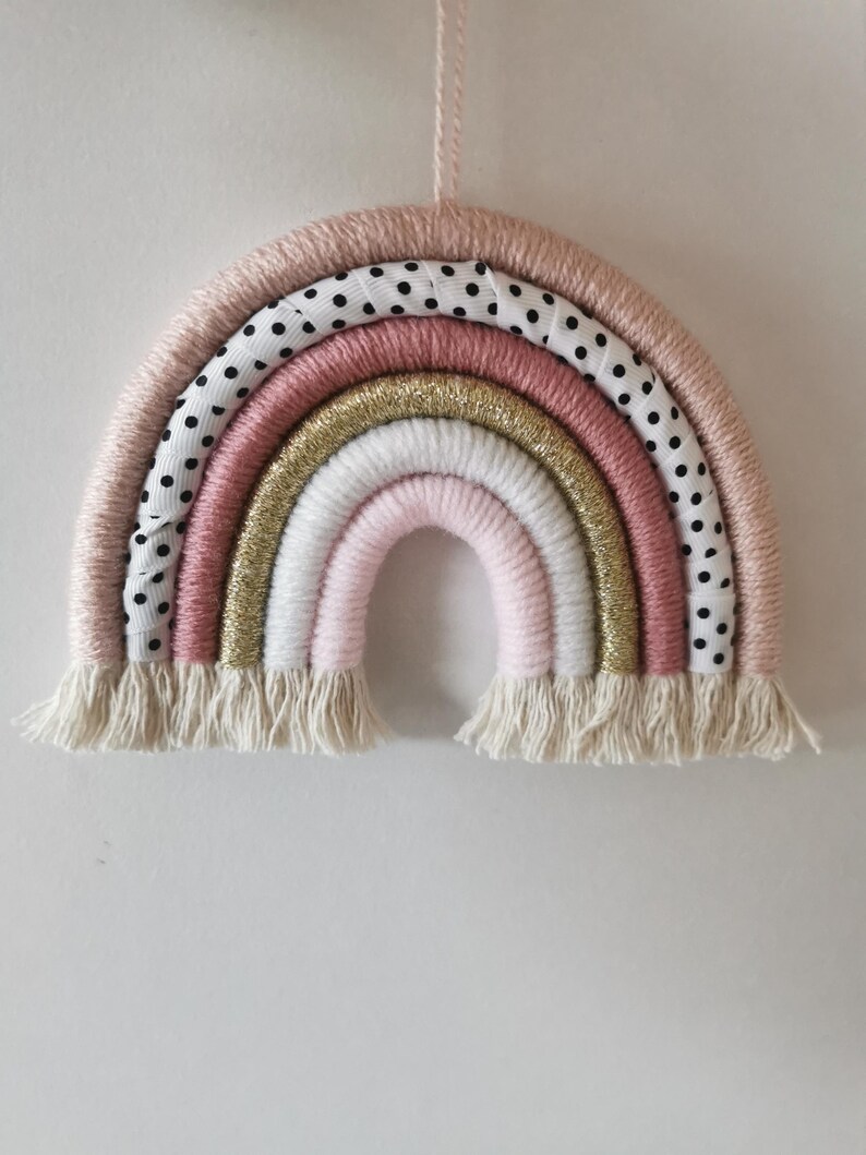 Macrame Rainbow Wall Hanging, Pink Nursery Decor, Girls Bedroom Wall Art, Boho Shelf Decoration, Baby Shower Gift imagem 9
