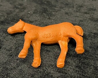 ヴィンテージソフトプラスチックおもちゃの馬：赤褐色の家畜、日本製
