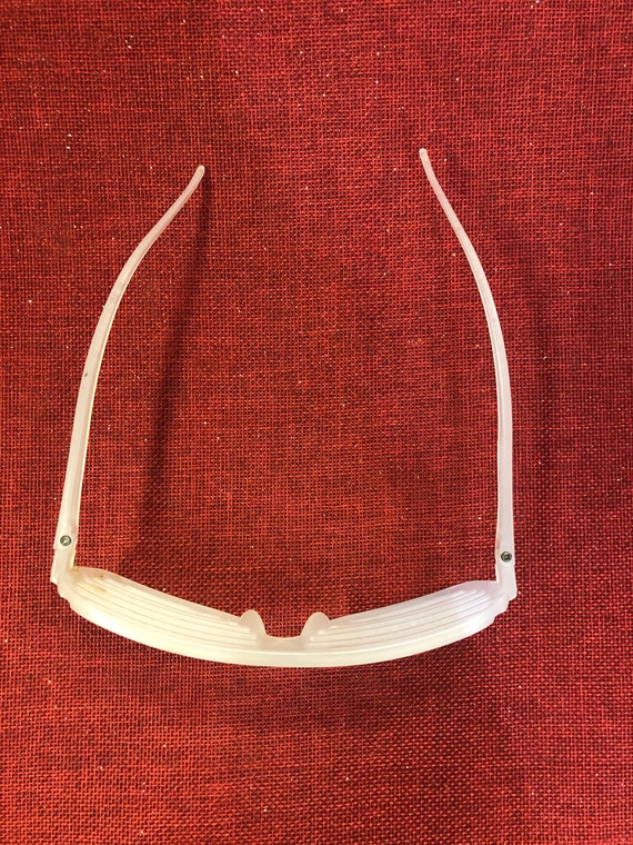 1980's White Plastic Louver Glasses - image 3