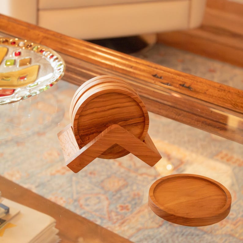 Ensemble de dessous de verre triangulaires en bois de teck, fabriqués artisanalement. Design naturel. Accessoire de cuisine et de salle à manger. Protection contre l'eau. Écologique. image 14