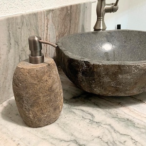 Stone Soap Dispenser Bathroom Accessory Natural River Rock Pump Hand Wash Kitchen Counter Spa Vanity Rustic Farmhouse Modern Gift Idea