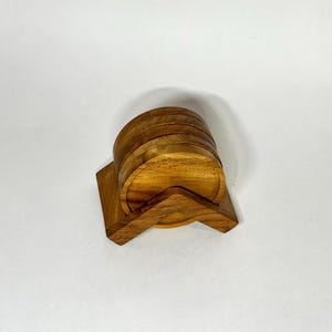 Ensemble de dessous de verre triangulaires en bois de teck, fabriqués artisanalement. Design naturel. Accessoire de cuisine et de salle à manger. Protection contre l'eau. Écologique. image 16