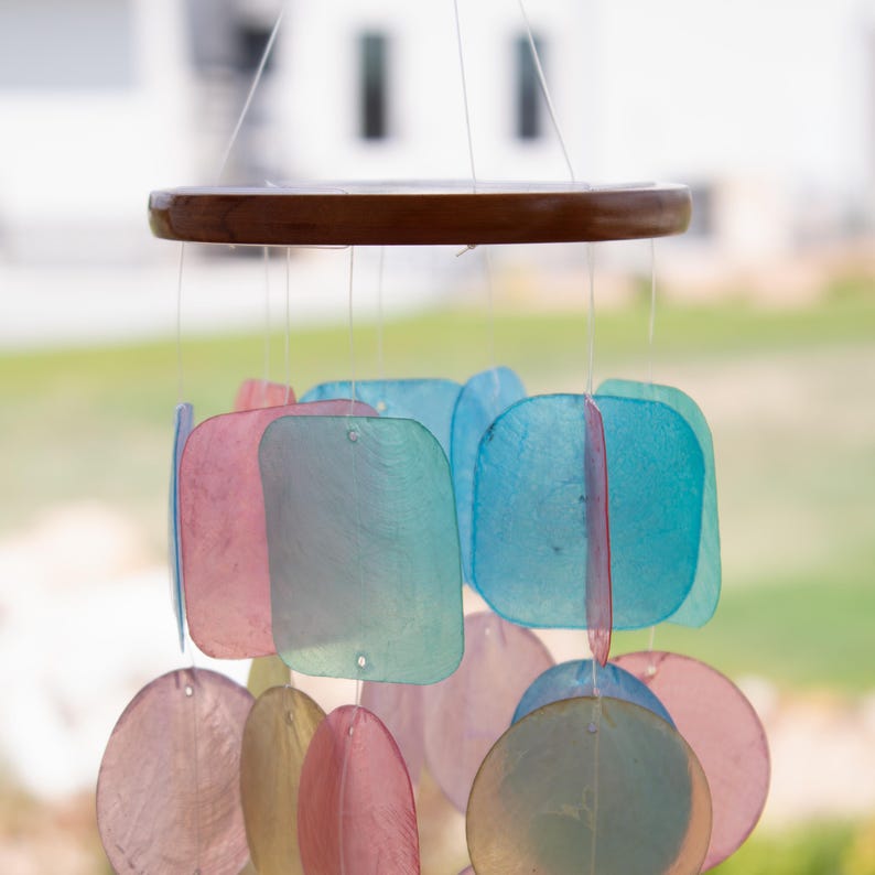 Handcrafted Rainbow Chime Coastal Decoration Beach Themed Accessory Colorful Capiz Shell Design Outdoor Hanging Garden Decor Bali Style Ornament Soothing Healing Sound Meditation Aid Relaxation Helper Patio Accent Piece Summer Garden