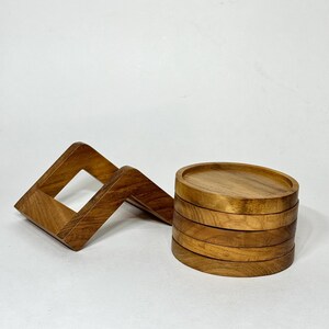 Ensemble de dessous de verre triangulaires en bois de teck, fabriqués artisanalement. Design naturel. Accessoire de cuisine et de salle à manger. Protection contre l'eau. Écologique. image 9