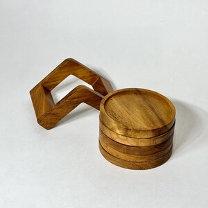 Ensemble de dessous de verre triangulaires en bois de teck, fabriqués artisanalement. Design naturel. Accessoire de cuisine et de salle à manger. Protection contre l'eau. Écologique. image 12