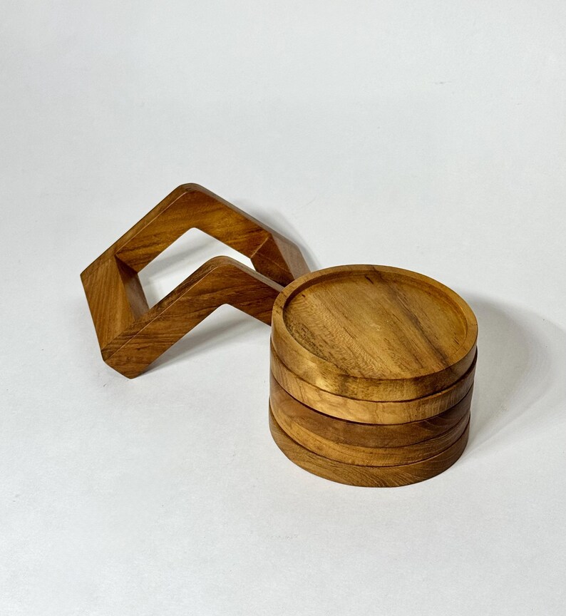 Ensemble de dessous de verre triangulaires en bois de teck, fabriqués artisanalement. Design naturel. Accessoire de cuisine et de salle à manger. Protection contre l'eau. Écologique. image 12