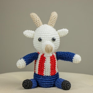 Gehaakte pop van Chivas, blauwe gestreepte trui, geit, voetbalteam, gebreide mascotte Guadalajara-geit
