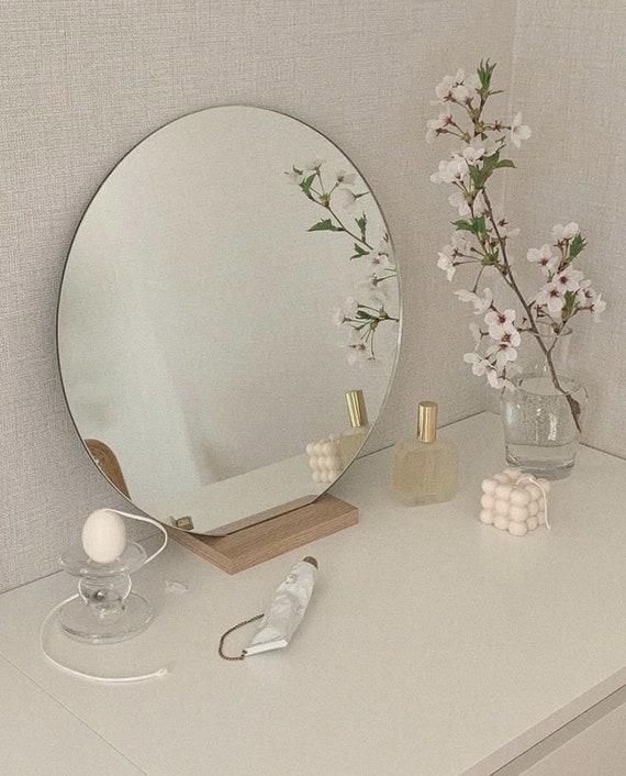 Espejo de tocador con base de madera, decoración natural y