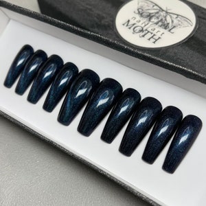 Blue And Purple Cat Eye Press On Nails. Reusable Glitter Fake Nails.